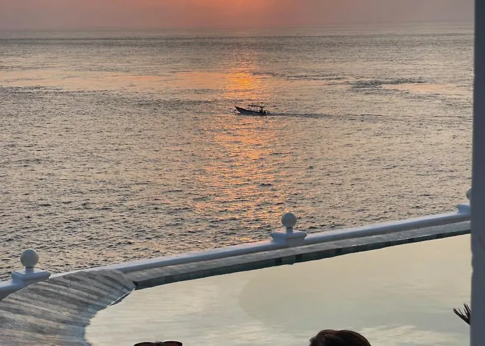 Stella Maris Oceanfront Retreat 蓝梦岛