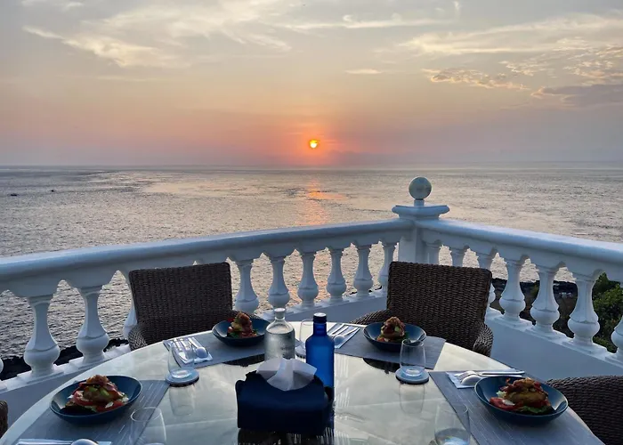 Stella Maris Oceanfront Retreat * 蓝梦岛